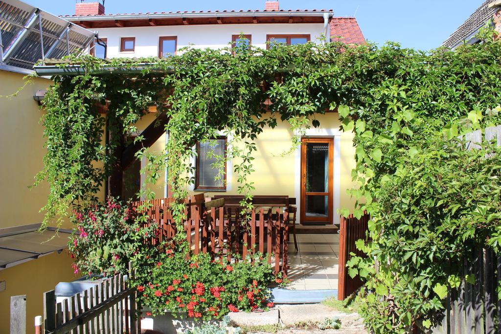 Ferienwohnung Penzion Gomelská Horní Stropnice Exterior foto